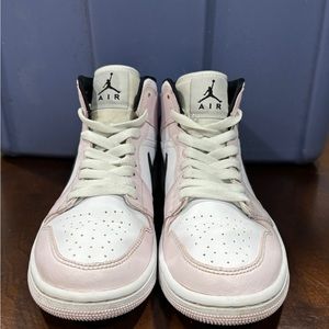 Women’s air jordan 1 mid barley rose